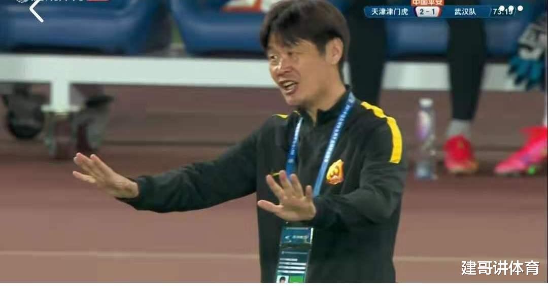 绝杀|2-1！李霄鹏再挨2闷棍！送难兄首胜！看来他还是适合执教鲁能
