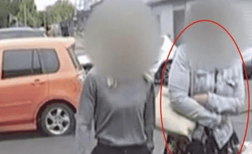 女老师午饭时强迫两名男学生,车上发生关系,事后要求保密