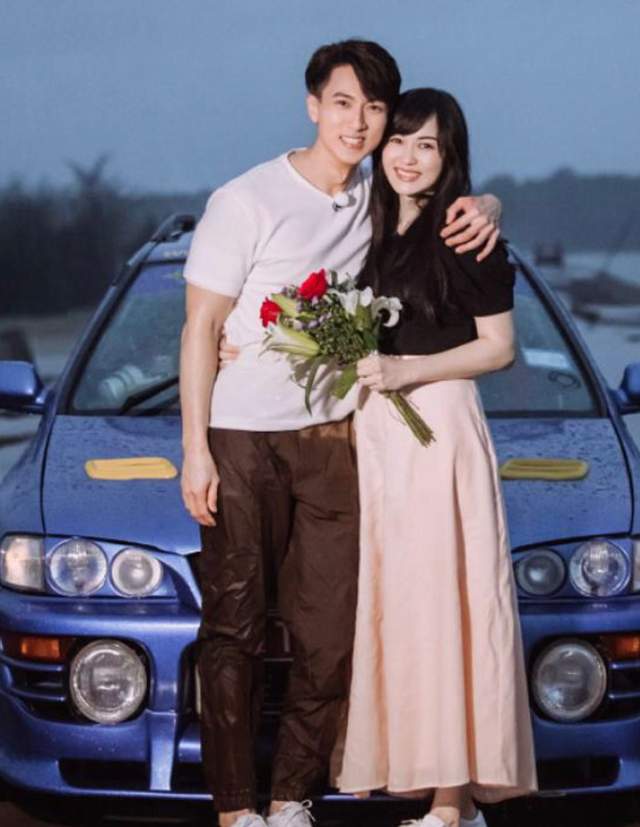 吴尊|身价上亿，当红回归家庭，独宠初恋25年，今一家四口同框画面温馨