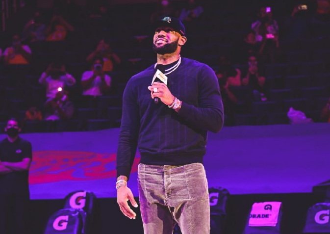 日本隊|湖人大佬們怒了，奧尼爾還算客氣，科比恩師怒懟珍妮：這是冒犯