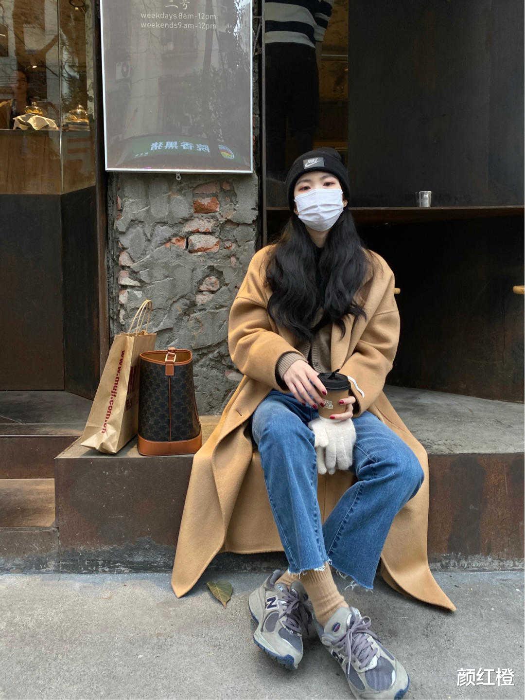 颜红橙 冬天大衣还得穿驼色，经典百搭又显气质，普通女生也能驾驭
