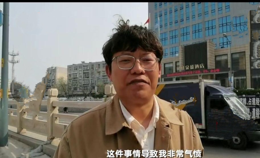 社会很简单 山东济南,路人扶摔倒男子被讹诈,救人者怒斥:“好人还能不能做了?”