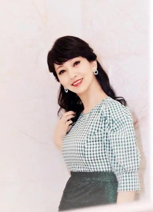 金粉世家|58岁叶童近照暴瘦、憔悴:无数次原谅出轨老公,她因何变成这样?