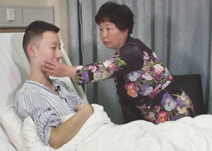 姚威与生母见面时,称自己没有受苦,杜新枝对姚策说我真没见过你