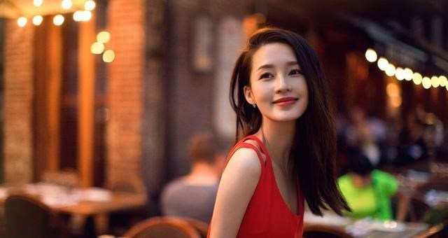 李沁|李沁帮邓伦介绍资源？两人没有恋人的关系，李沁为什么会古道热肠