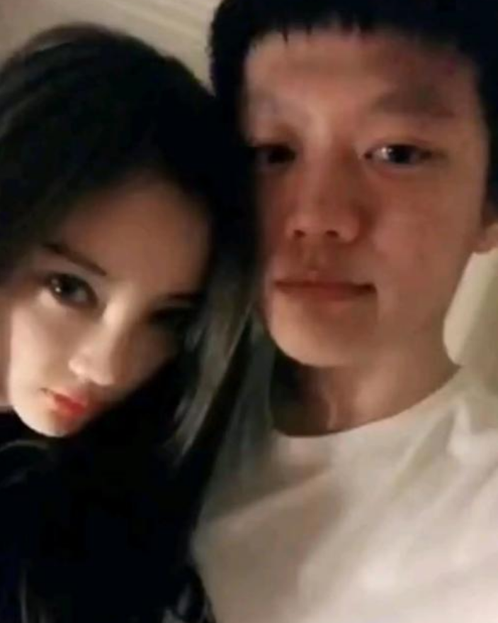 李小璐|李小璐感情历程：蒲巴甲玩到黄体破裂，皮几万跟她一起做头发