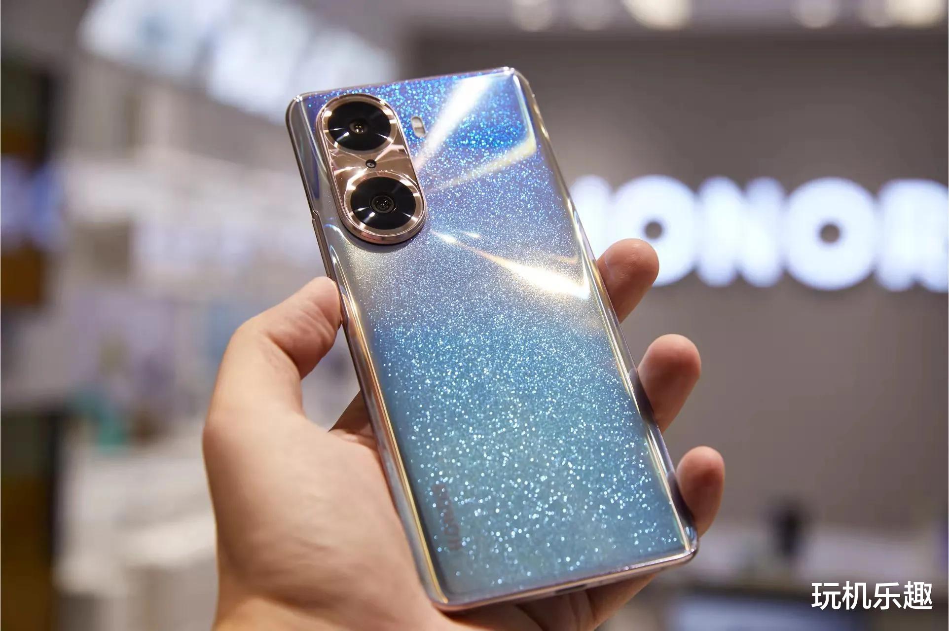 华为荣耀|荣耀60 Pro真机上手，更精致还有华为P50 Pro的感觉？