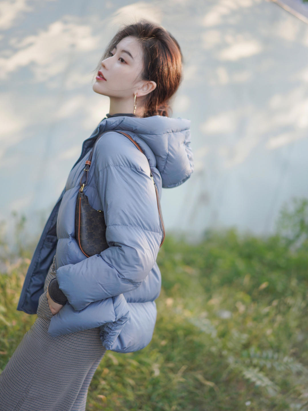 何有强 冬天想把羽绒服穿出时尚感，选择“4款”就够了，保暖又有女人味