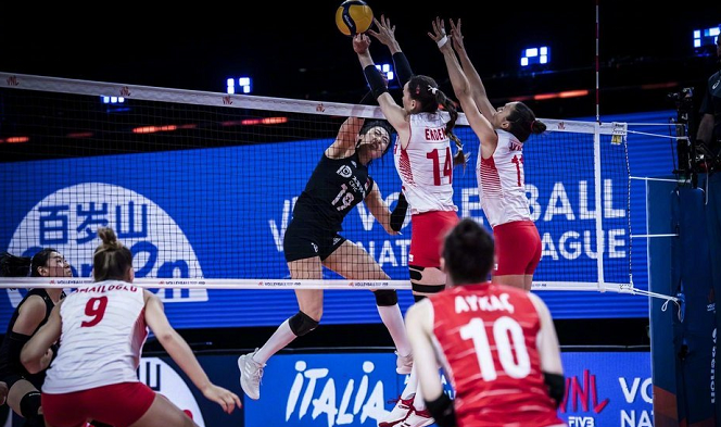 郎平|还剩三场！朱婷丁霞等主力或将归队，郎平有望逆袭挺进决赛圈