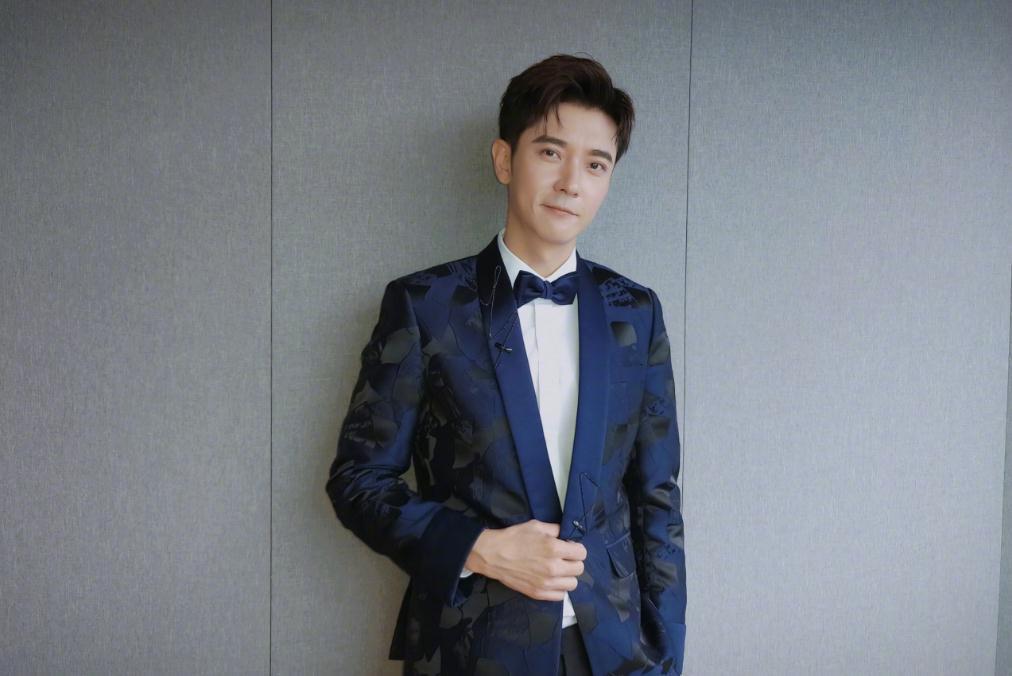 李沁|接小商演养渣男老公，寒风中被冻得瑟瑟发抖，洪欣到底图啥？