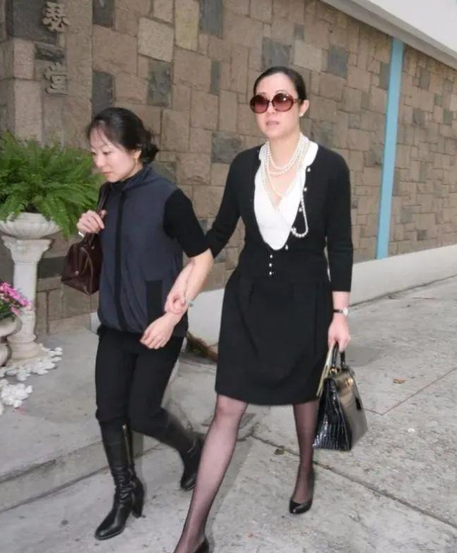 刘銮雄|曾5次拒绝刘銮雄求婚，看不上关之琳李嘉欣，却给60岁富豪生子