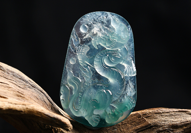 翡翠|如果是假的翡翠，会有一眼假的感觉，你能一眼辨别出来吗？