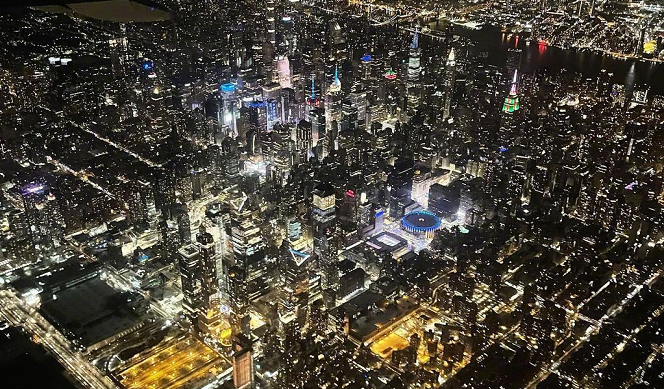 篮网队|差距巨大！篮网和尼克斯主场首战，球迷数和火爆程度肉眼可见