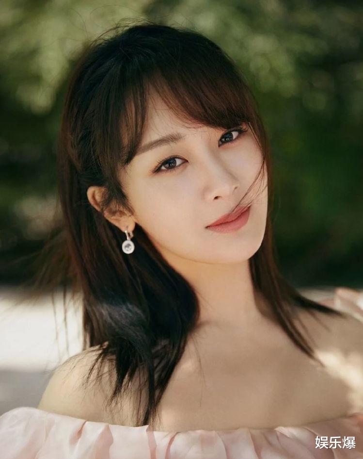 杨紫|杨紫两部新剧同天发布海报，同样是双人海报，评价却大不同