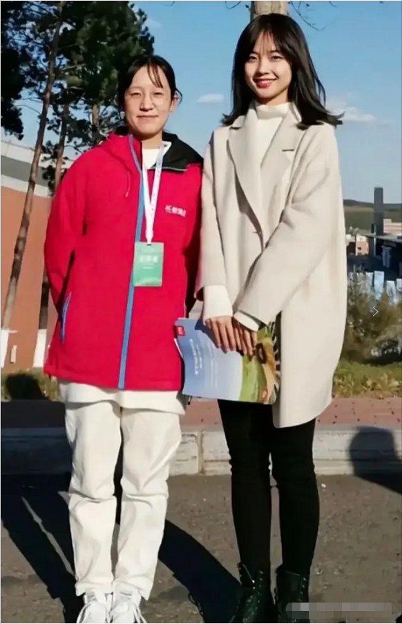 刘亦菲|“脸显矮”的明星,真实身高却不矮,毛不易183,邓丽君也很高