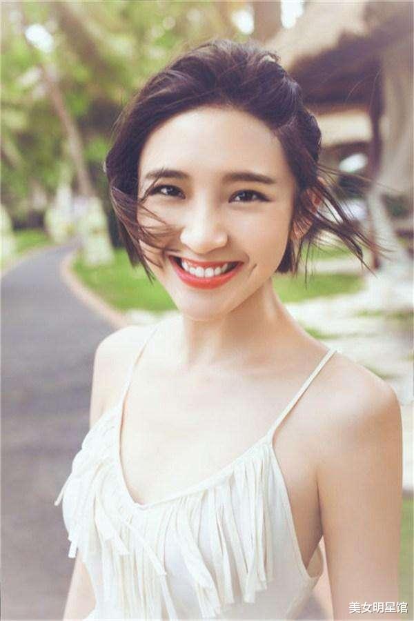 唐艺昕|美女明星馆：唐艺昕，梨涡浅笑