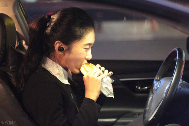 爱怼人的素素 小城市人口有30多万，滴滴拥有1166万个司机，相当于38个县城！