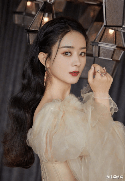 赵丽颖|8年前，李湘节目怒怼赵丽颖，颖宝只说了8个字，气的李湘直翻白眼