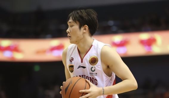 炄锌说 昔日当家球星回归，功勋教练离职，赞助商更换，山东男篮怎么了？