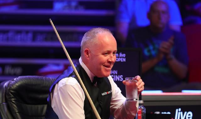 可馨育娃|斯诺克爆出大冷门！特鲁姆普惊险晋级，名将握手前妻惨遭无视