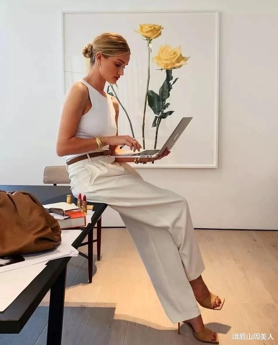 阔腿裤|有品位的女人都爱“阔腿裤”，配这3双鞋，显腿长不说，还特时髦