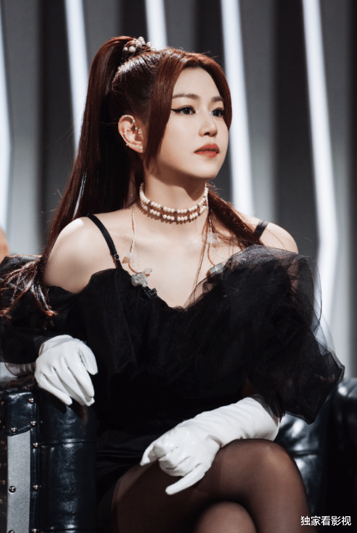 乘风破浪的姐姐|13个辣妈扛起《浪姐2》，4人是单亲妈妈，牺牲事业生娃不后悔