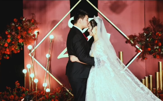 陈亚男|陈亚男离婚后人气飙升！不仅签约了新公司，带货坑位费也涨到三万