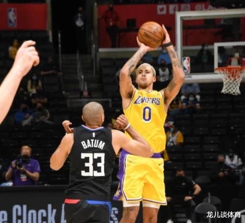 湖人隊|遮羞布！湖人24分慘敗，他正負值+2，楊毅：對湖人來說是好事啊