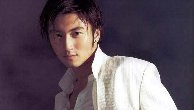 流浪汉|与父母“决裂”的6位港星，每一位都有难言之隐，年龄最大59岁