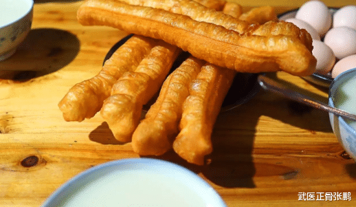 医生|32岁博士不碰烟酒,甲癌离世,医生提醒:1“早餐”是盐的10倍,尽早戒掉