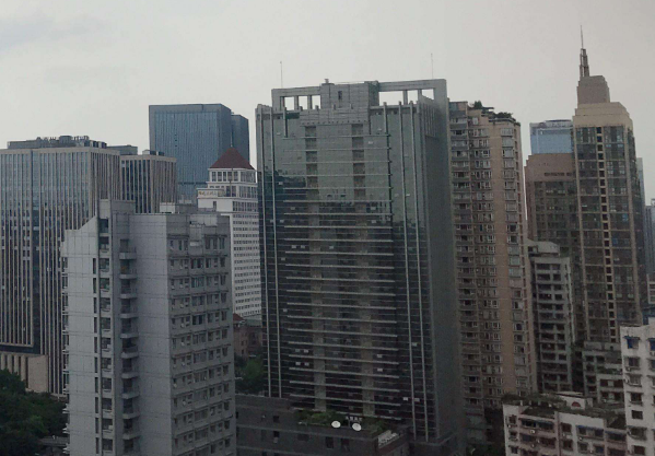 业主要尽快抛售那些老破旧房子