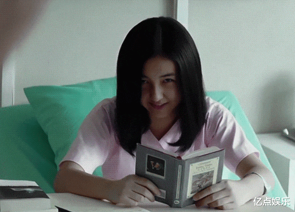 张子枫|四小花旦再怎么洗牌，张子枫赢面都很大，“飞龙骑脸”怎么输？