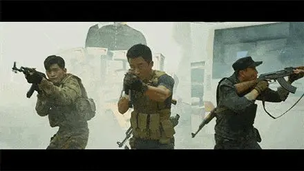 吴京|看到吴京爆火，“嘎子”连拍了3部“伪战狼”，再模仿也都是烂片