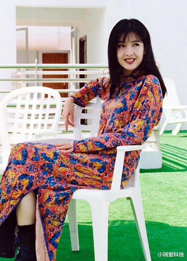 周慧敏|“玉女掌门人”周慧敏：就这样改写了命运，我们都被她的外表骗了