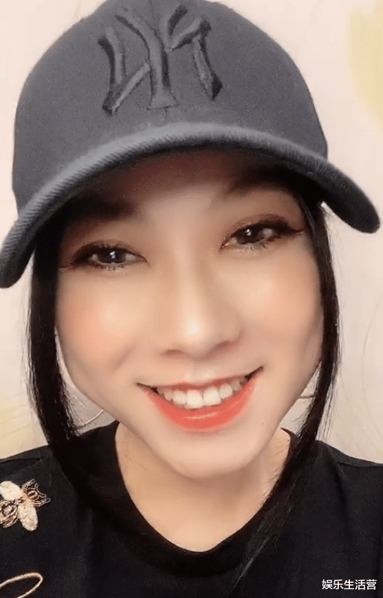 杨幂|盘点那些没才华，靠明星脸爆红的网红们，热巴模仿者和本人最像