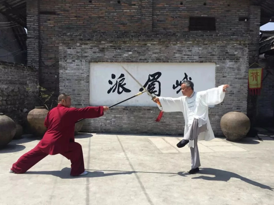 古镇 ?峨眉山脚下的千年古镇，曾是道教主要发祥地，游客却不多！