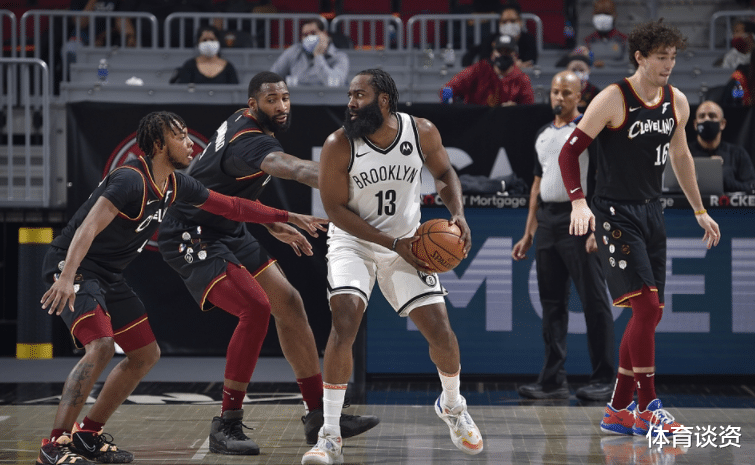 凱里·歐文|場均33分跌到20分！你明明是大佬，偏要做歐文小弟，放棄1億值嗎