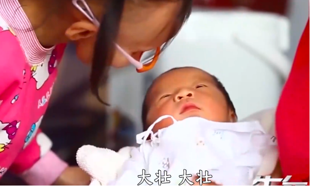 兜妈爱叨叨|14岁女孩拥有80岁“奶奶脸”,一年老10岁,父母为救女儿生下二胎