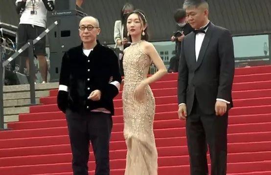 Angelababy|2021年女星红毯翻车造型，赵丽颖显老气，杨颖头大身小