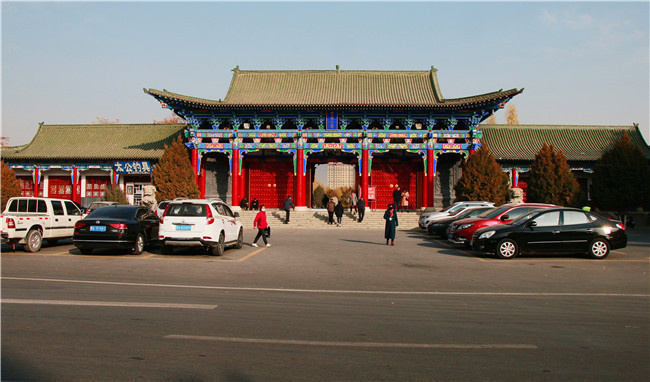 金色甘州 甘泉公园喜赏光影艺术  三缘馆里乐享精神佳宴