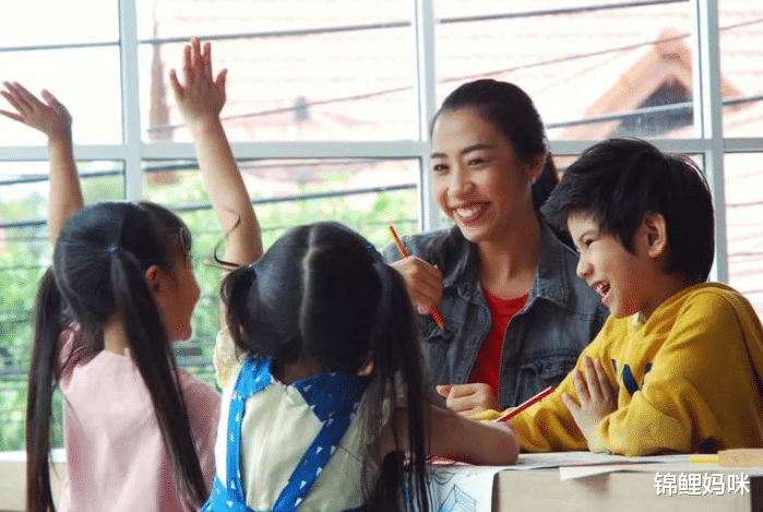 锦鲤妈咪|每年教师节都送礼？家长不妨在4个方面多上心，才是对孩子的帮助