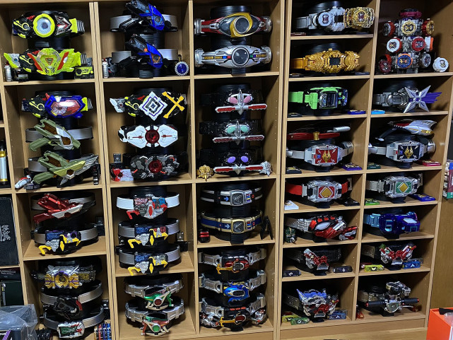 手辦|假面騎士：狩崎帶頭炫富，有人曬60條腰帶！網友都想打劫了