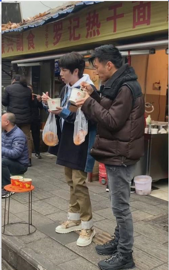 华晨宇|谢霆锋华晨宇录制《百姓的味道》，身高引热议，罗记成为打卡点