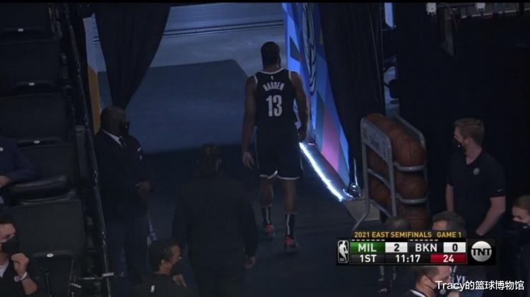 詹姆斯·哈登|18+14！拼到6犯毕业！全场起立为他鼓掌！此人能否填补哈登空缺？