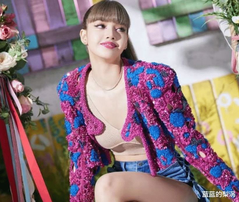 lisa ?“人间芭比”Lisa回归翻车，造型油腻，苹果肌很吓人，这还是Lisa吗？