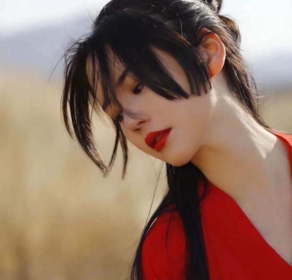 倚天2|王晶《倚天2》又被骂？甄子丹古天乐造型雷人，海报像国产科幻片