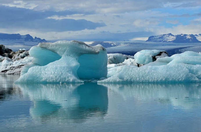 冰盖 每天融化80亿吨！格陵兰岛冰盖消失倒计时，人类要在2040年崩盘？