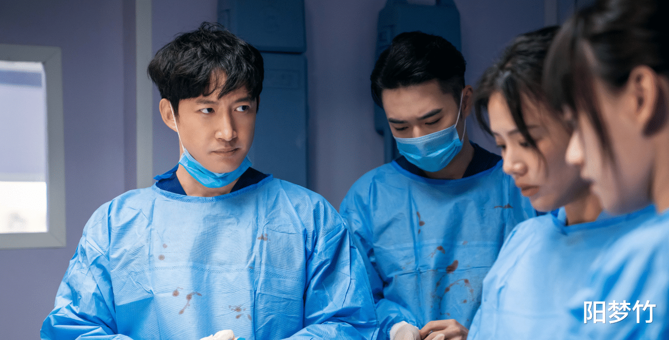 医生|《你是我的城池营垒》从偶像剧看到职场的样子，这部剧有点甜！