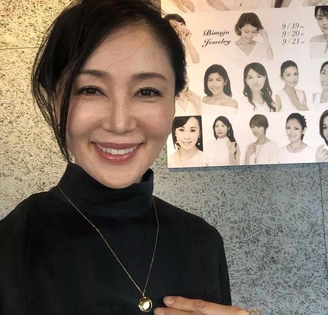 日本隊(duì)|日本53歲阿姨獲選美冠軍，被小24歲男友倒追，這身材太完美了