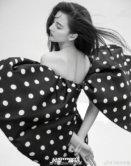 宋祖儿|宋祖儿太敢穿了!连衣裙直接开到肚脐,路人视觉真实身材一目了然